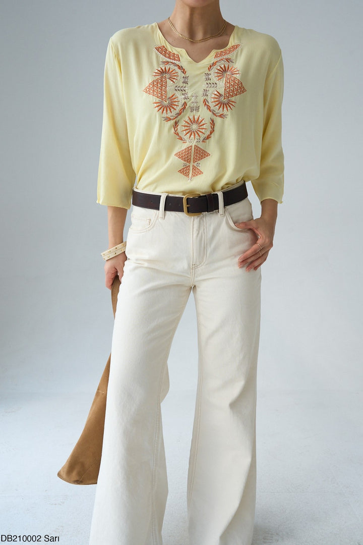 Élan™ Embroidered Flow Top