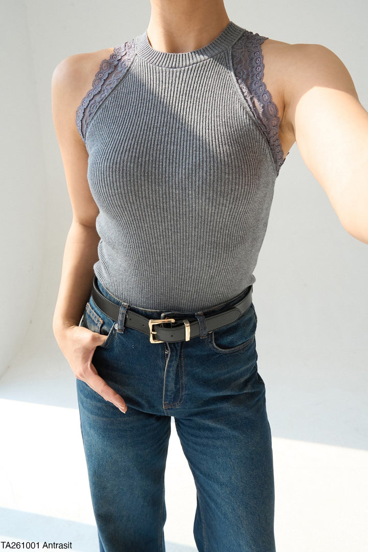 Contour™ Lace High-Neck Top