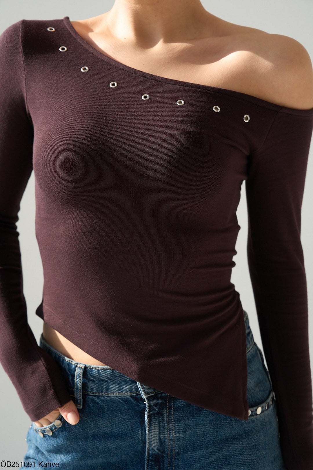 Eryx™ Stud Asym Top