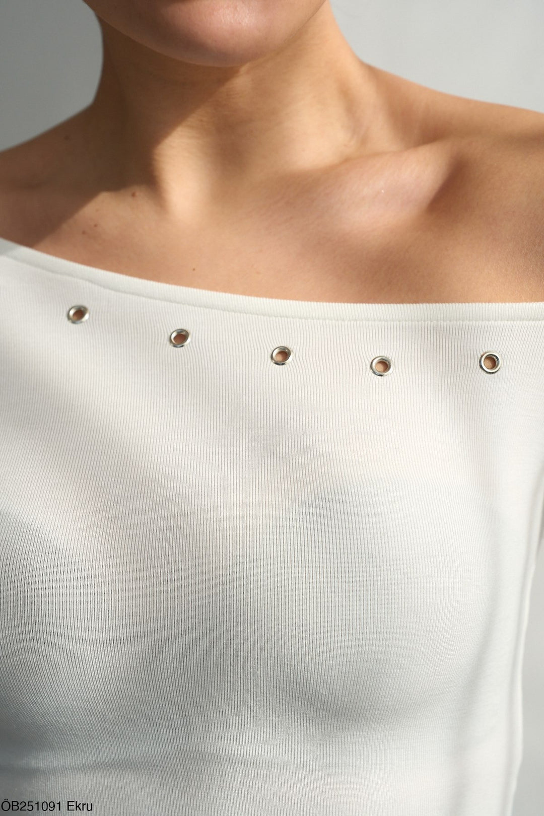 Eryx™ Stud Asym Top