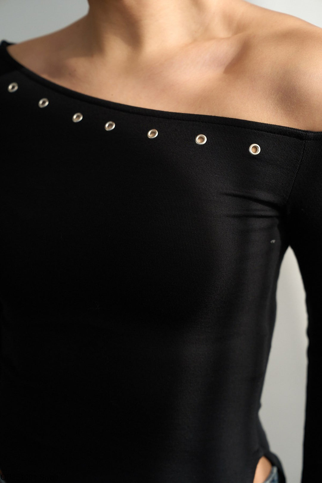 Eryx™ Stud Asym Top